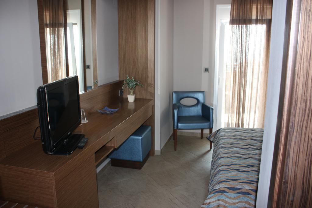 Hotel Cariatis Nea Kallikrateia Ngoại thất bức ảnh