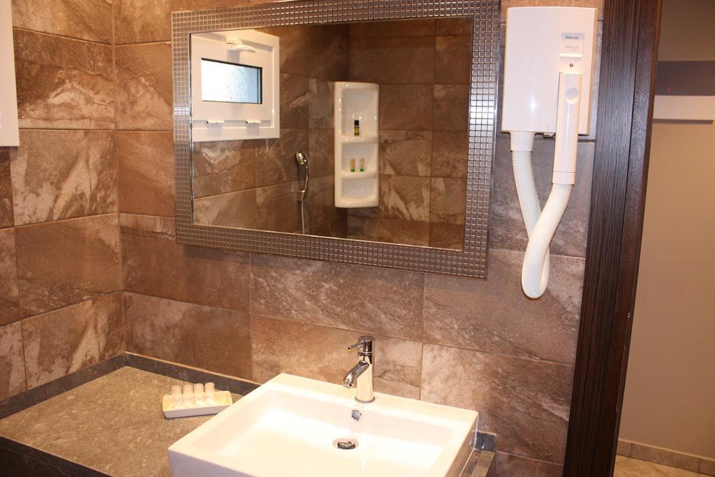Hotel Cariatis Nea Kallikrateia Ngoại thất bức ảnh