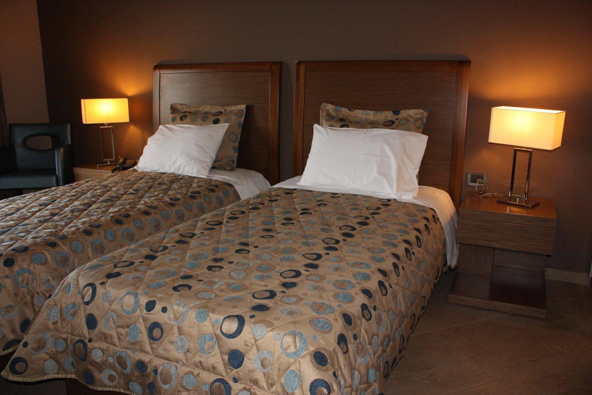 Hotel Cariatis Nea Kallikrateia Ngoại thất bức ảnh