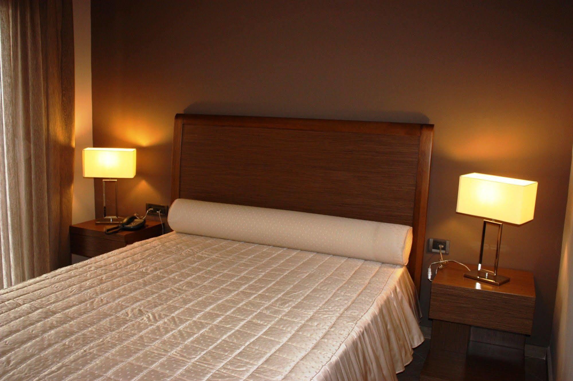 Hotel Cariatis Nea Kallikrateia Ngoại thất bức ảnh