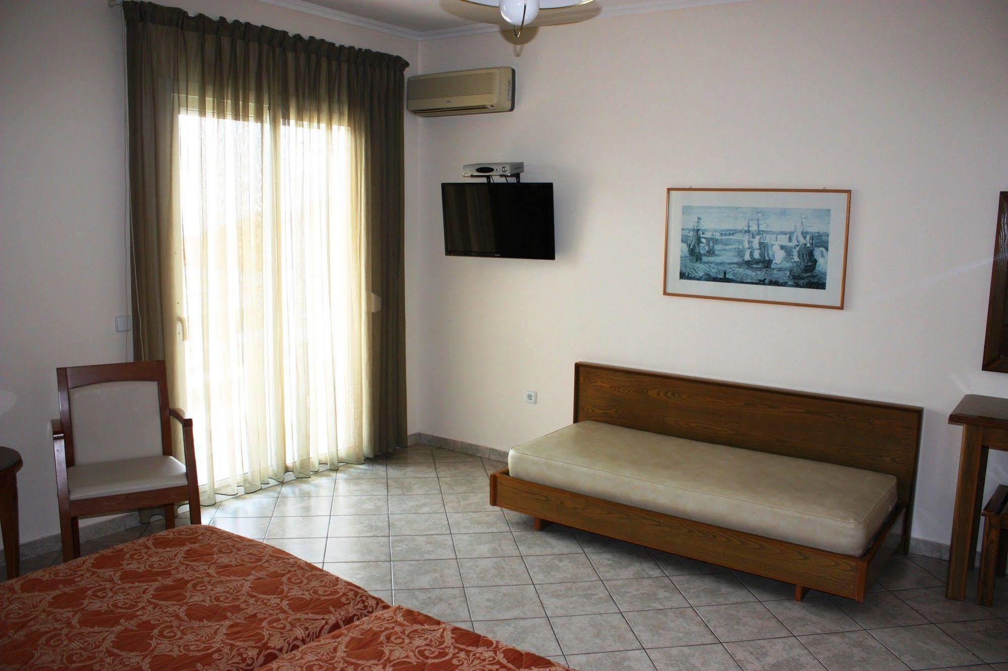 Hotel Cariatis Nea Kallikrateia Ngoại thất bức ảnh