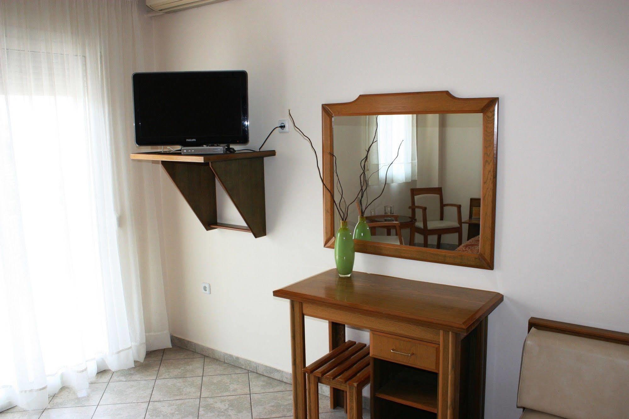 Hotel Cariatis Nea Kallikrateia Ngoại thất bức ảnh