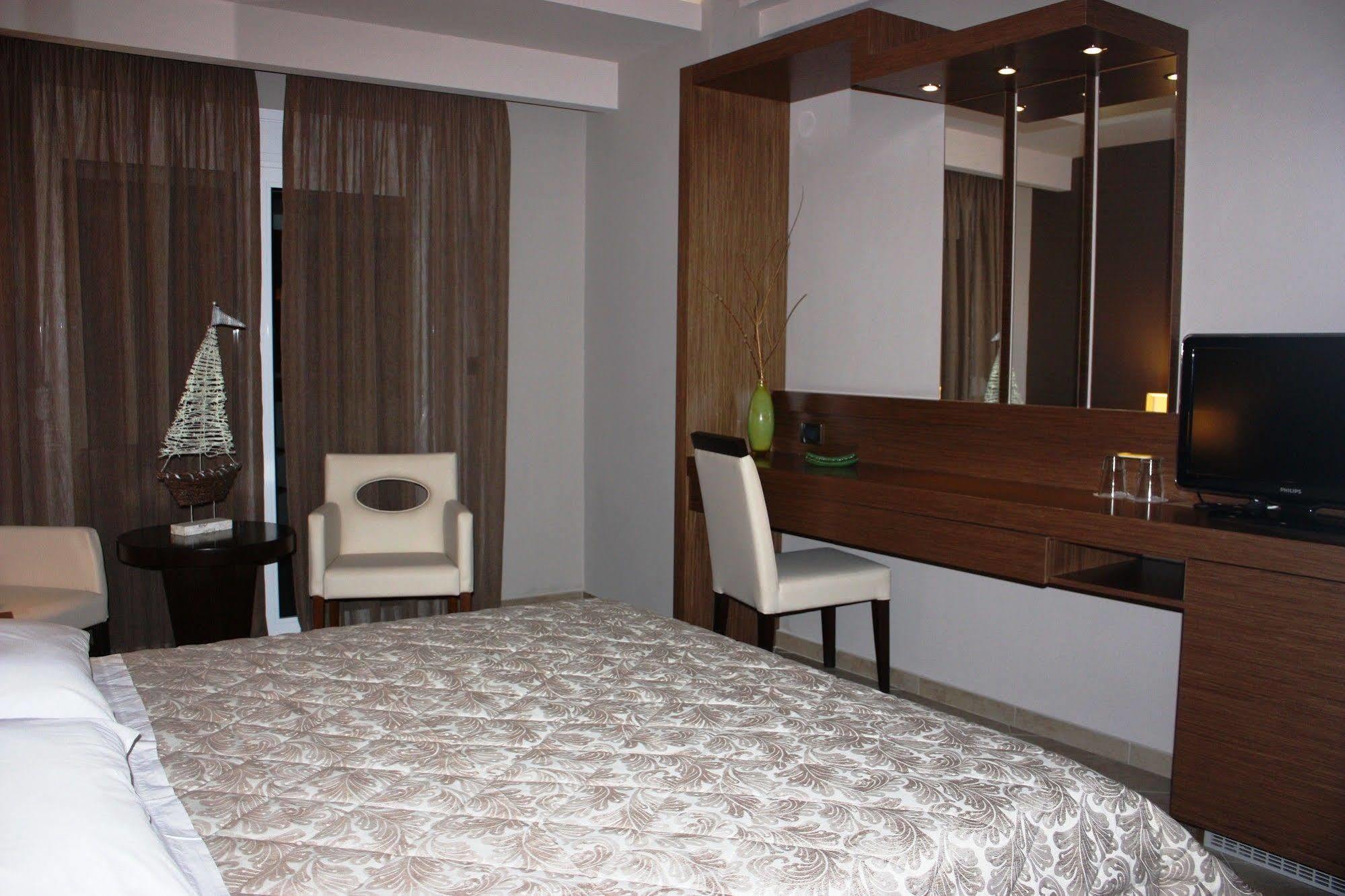 Hotel Cariatis Nea Kallikrateia Ngoại thất bức ảnh
